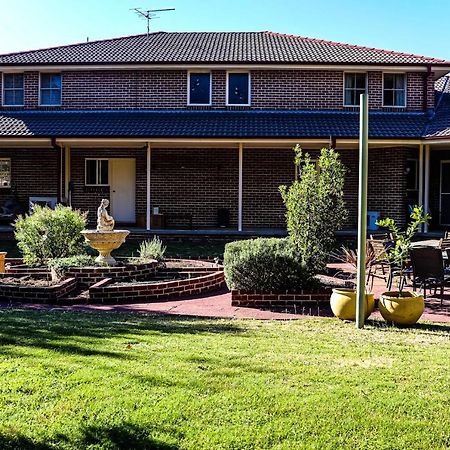 Plumes Boutique Bed & Breakfast Tamworth Bagian luar foto