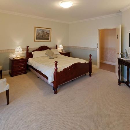 Plumes Boutique Bed & Breakfast Tamworth Bagian luar foto