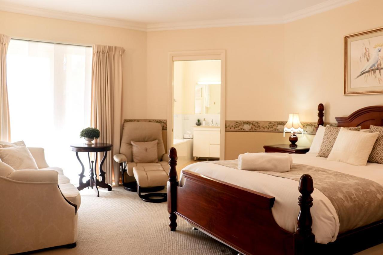 Plumes Boutique Bed & Breakfast Tamworth Bagian luar foto