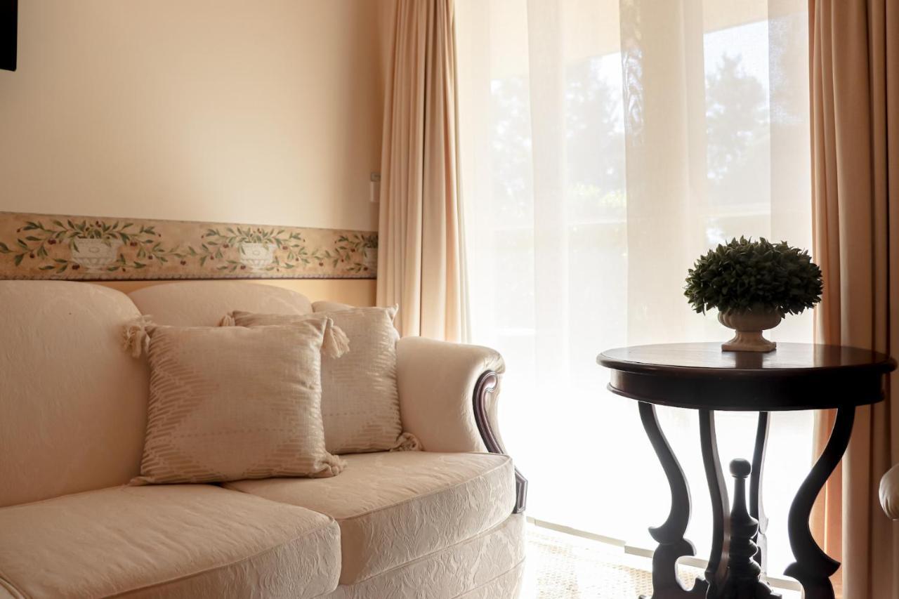 Plumes Boutique Bed & Breakfast Tamworth Bagian luar foto