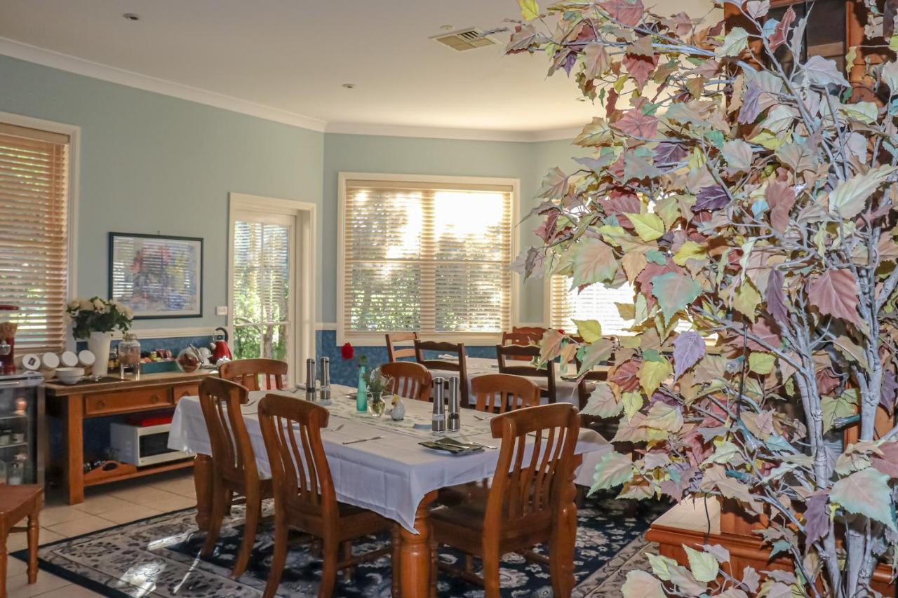 Plumes Boutique Bed & Breakfast Tamworth Bagian luar foto