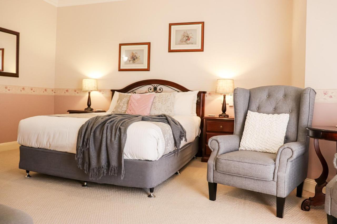 Plumes Boutique Bed & Breakfast Tamworth Bagian luar foto