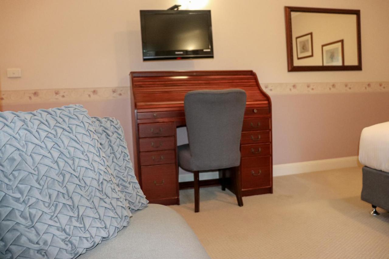 Plumes Boutique Bed & Breakfast Tamworth Bagian luar foto