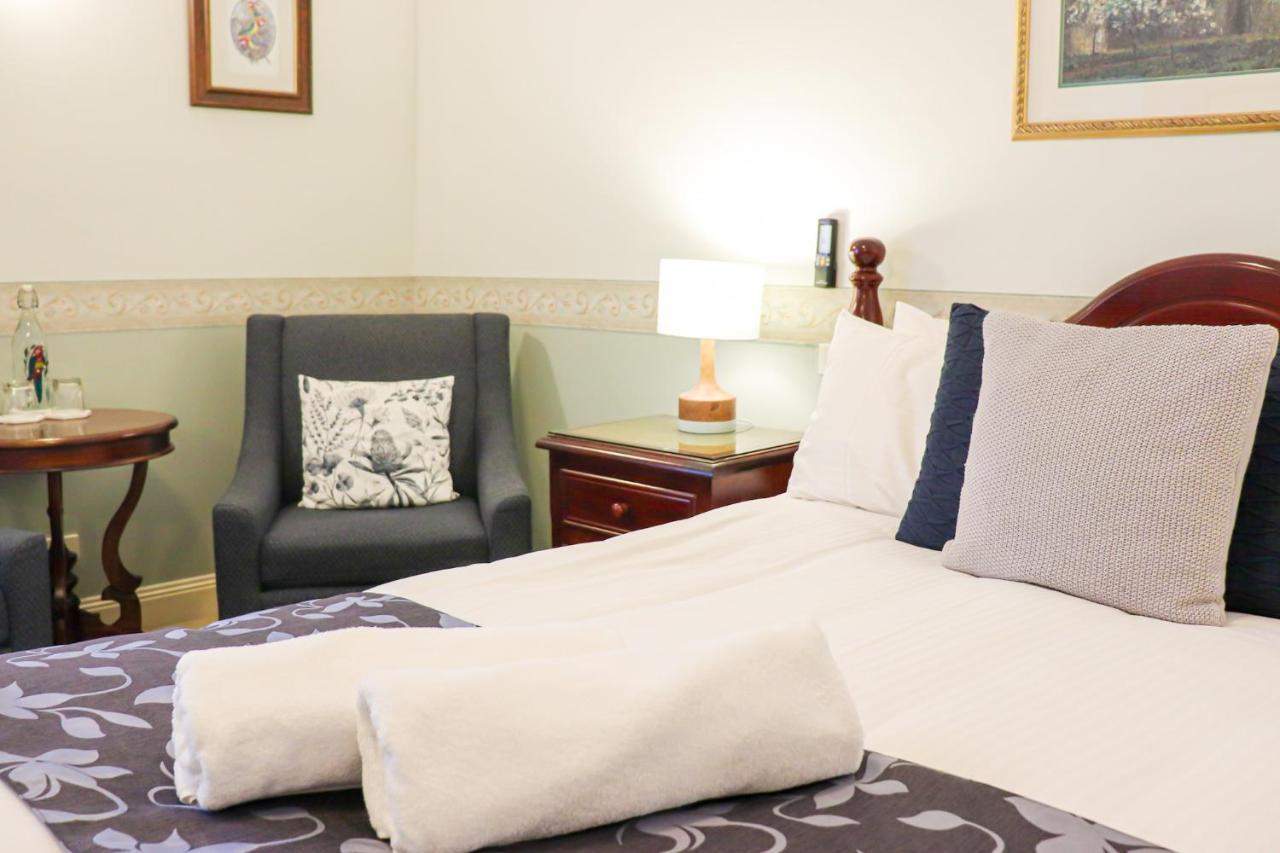 Plumes Boutique Bed & Breakfast Tamworth Bagian luar foto