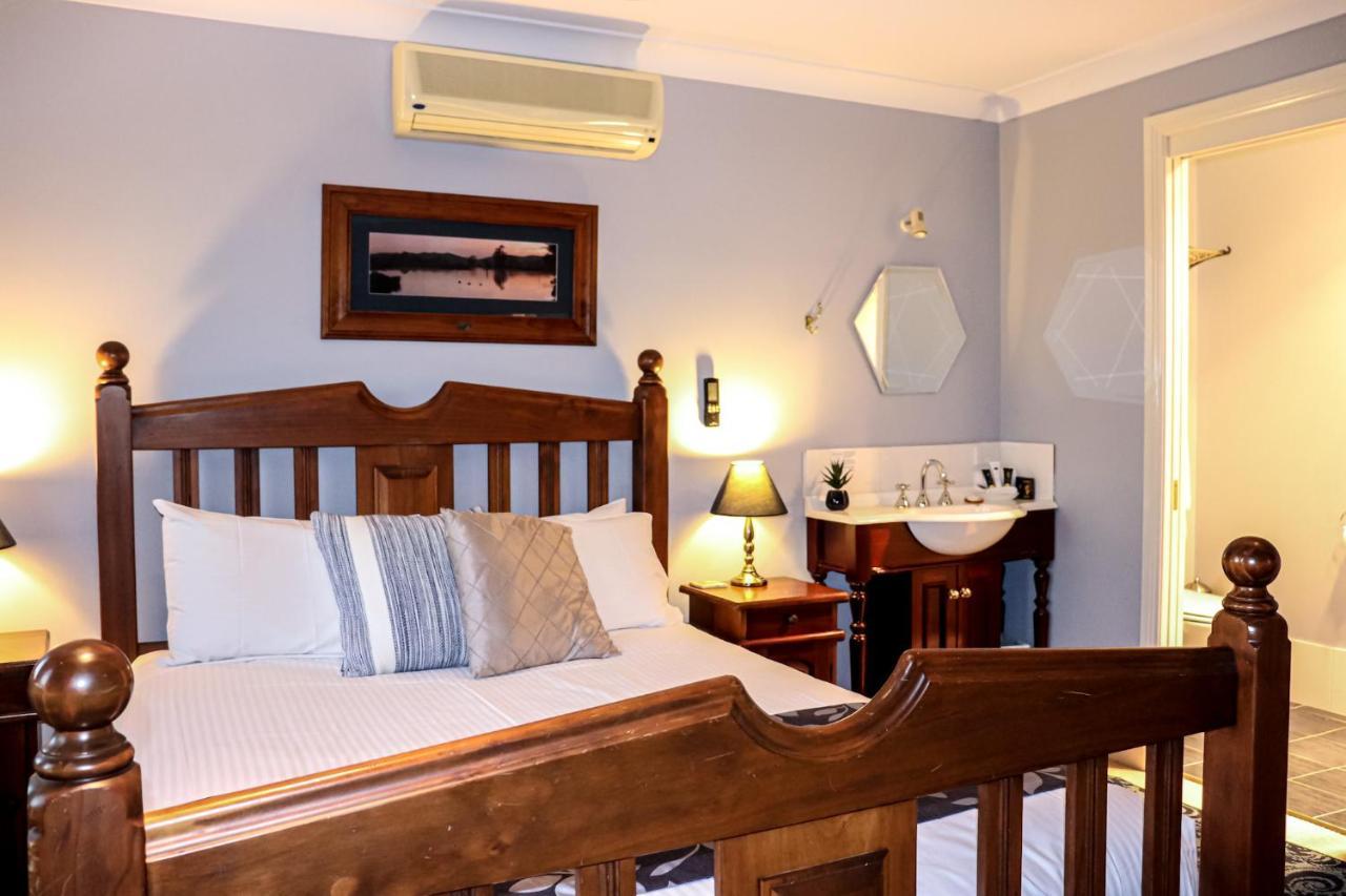 Plumes Boutique Bed & Breakfast Tamworth Bagian luar foto